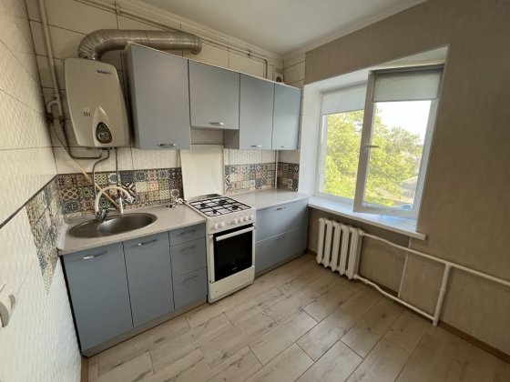 Продається 1кім квартира в тихому центрі Чернигов