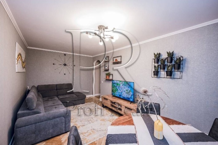 Продаж 3 кімн. квартири вул. Василенка 23/Відрадний/Любомира Гузара - фото 1