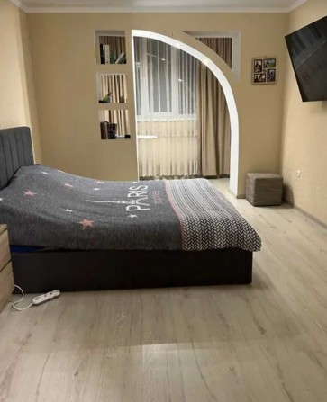 Продається 2-кімнатна квартира, гарний ремонт, стан заходь та живи - фото 1