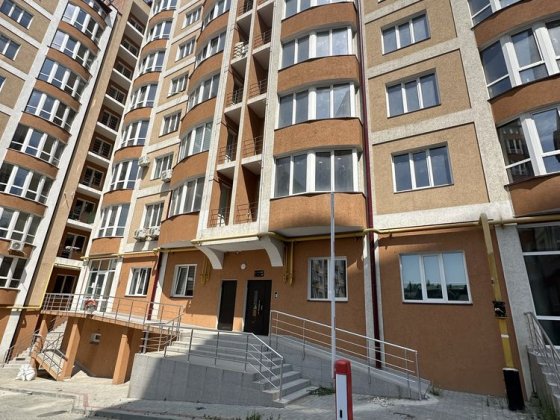 Продається 2 кім новобудова в кращому районі міста Черновцы