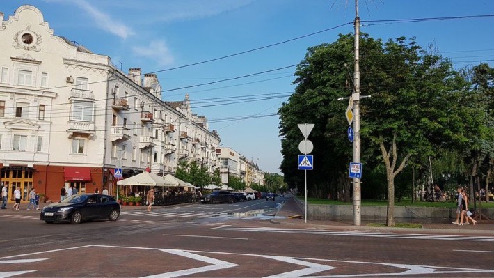 ЦЕНТР, ПЛОЩА, 2 кімнатна квартира, 40,1 кв.м - фото 1