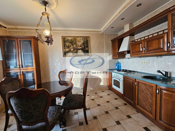 Шикарна квартира у новому будинку. Центр Черкаси