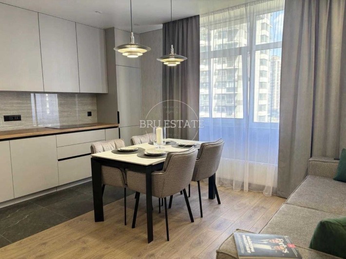 Продаж 2к квартири 69.3 м2 ЖК Варшавський 2 Олександра Олеся 1 пов 6 - фото 1