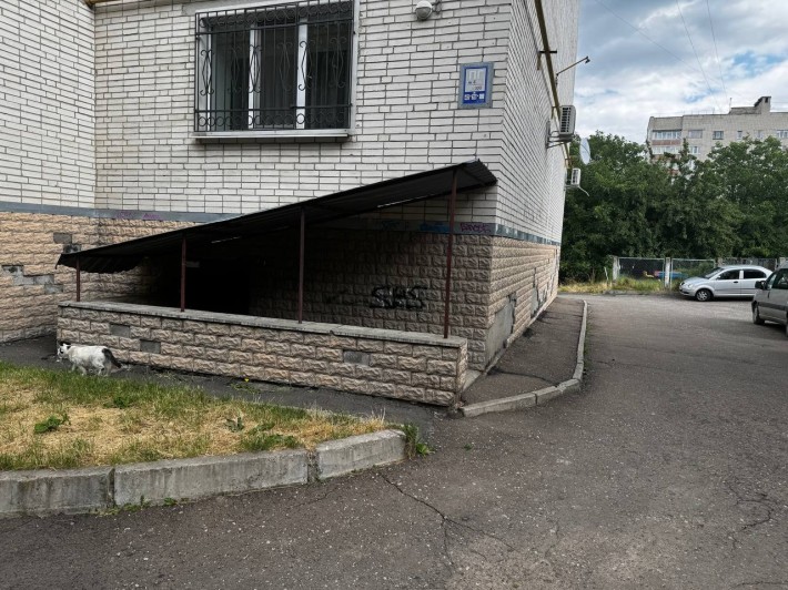 Продається підвальне приміщення 419 м² з фасадом під комерцію, Рівне - фото 1