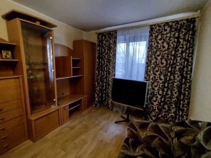 Продам 1к квартиру улРобочая (низ) мебель, газ, дом кирпичный - фото 1