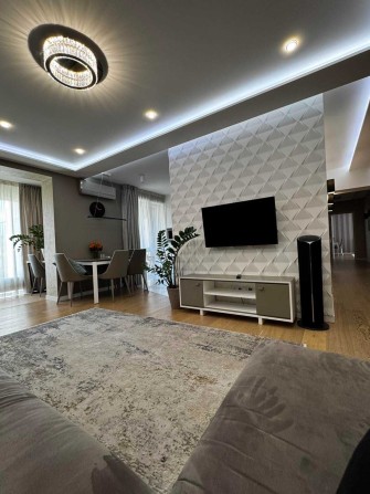 ВЛАСНИК ПРОДАЄТЬСЯ 4к Простора квартира у ЖК "Салют" на Перемозі. - фото 1
