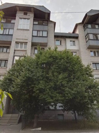 3 - комн. 63 м. кв., 4/5 кирп. ж/м Левобережный-3, жилое состояние. - фото 1