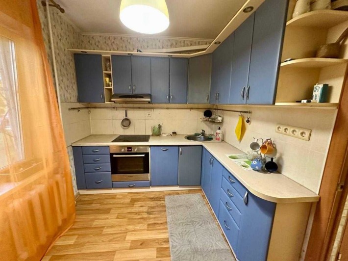 Продаж квартири, НИЗЬКИЙ ПОВЕРХ, Троєщина, проспект Червоної калини - фото 1