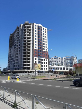 Продам трикімнатну квартиру площею 109,17 м2 на 16 поверсі - фото 1