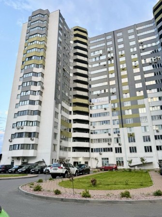 Продаж шикарноі 3 кім.кв. в Центрі, вул. Грушевського, 110 - фото 1