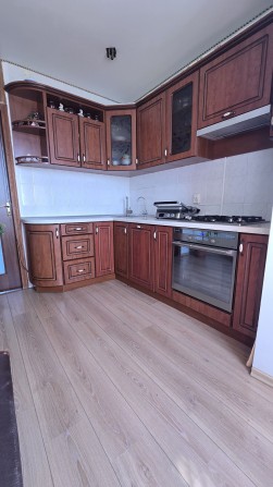 Продається 2 кім. квартира з ремонтом, вул. Симиренківська, 2/2 - фото 1