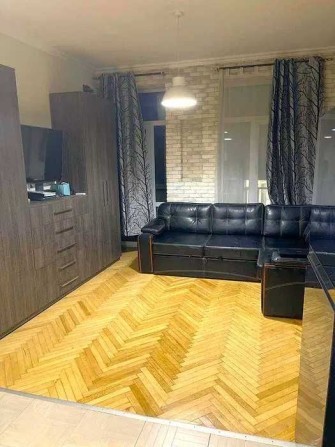 Продаж 2 кім.квартири біля Андріївської церкви на Володимирській 7 - фото 1