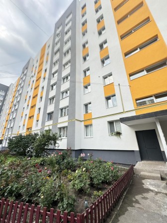 Продам 3-х кімнатну квартиру - фото 1