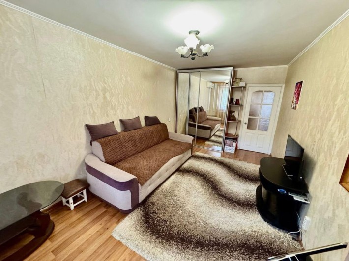 Продам 2-кімнатну квартиру по Просп. Юності. Район Вишенька - фото 1