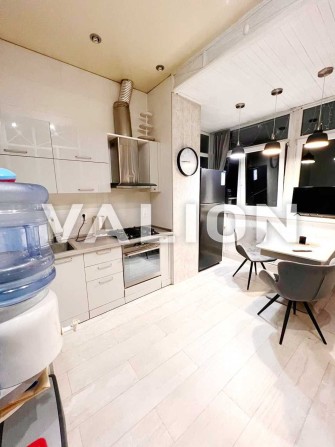 Продам 3 к. кв. вул.Євгена Коновальця, 3, м.Палац Україна. - фото 1