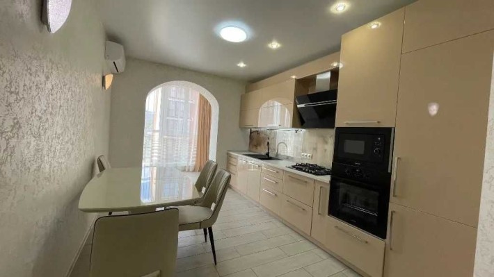 Продам стильную 2-к квартиру ЖК Семейный Гагарина Науки Высоковольтная - фото 1