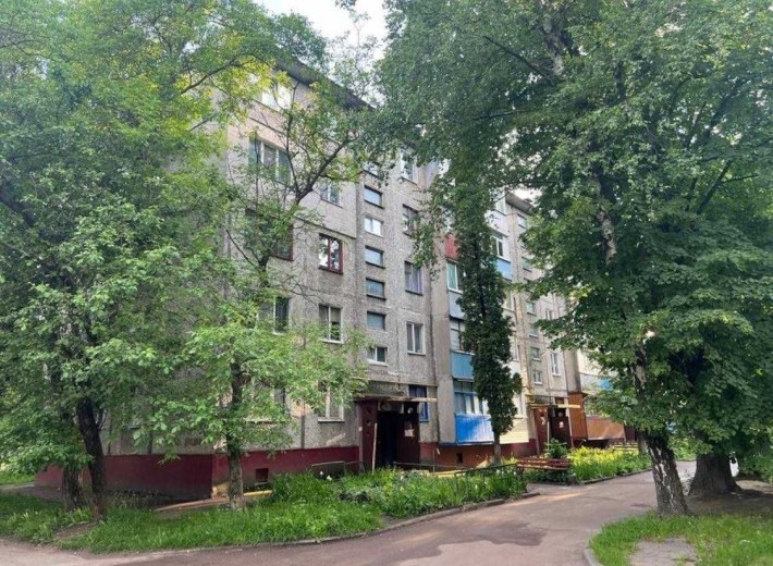 2-кімнатна квартира по вул. Космонавтів під ремонт - фото 1