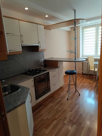 Продам 2-х ком. квартиру на ж/м Красный Камень(ул.Савкина) - фото 1
