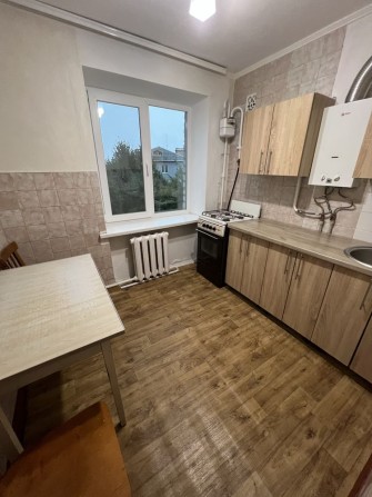 Продам 1 кім квартиру в цегляному будинку - фото 1