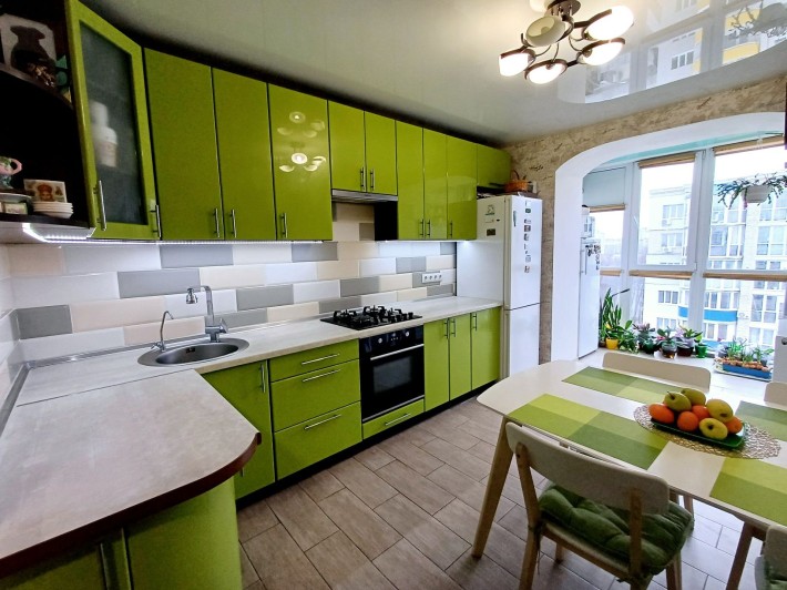 Продаж 2 кімн квартири. Центр. Автономка. Меблі. Техніка. - фото 1