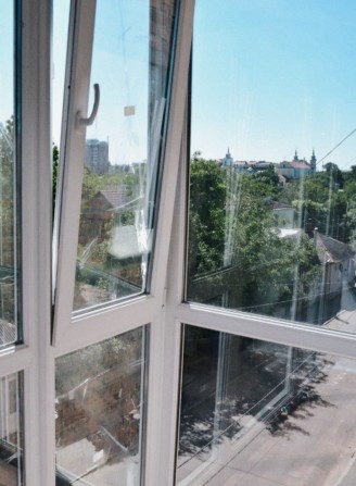 Продається 2х кімнатна квартира в центрі - фото 1