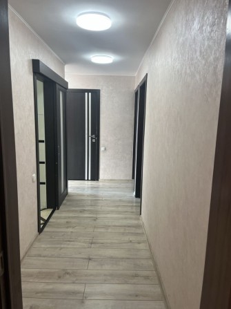 Продам 3ком.кв. ж/м Парус - фото 1