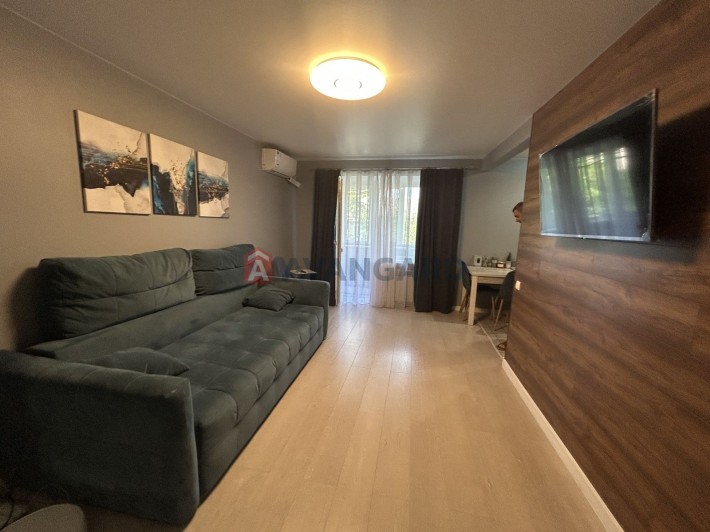 Продаж 3-кімнатної квартири з ремонтом та меблями! Заїжджай і живи! - фото 1