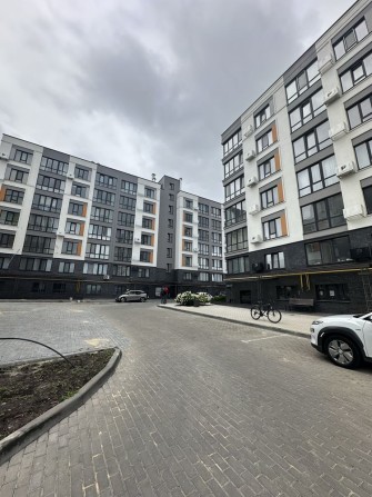 Продаж Три кімнатно Квартири - фото 1