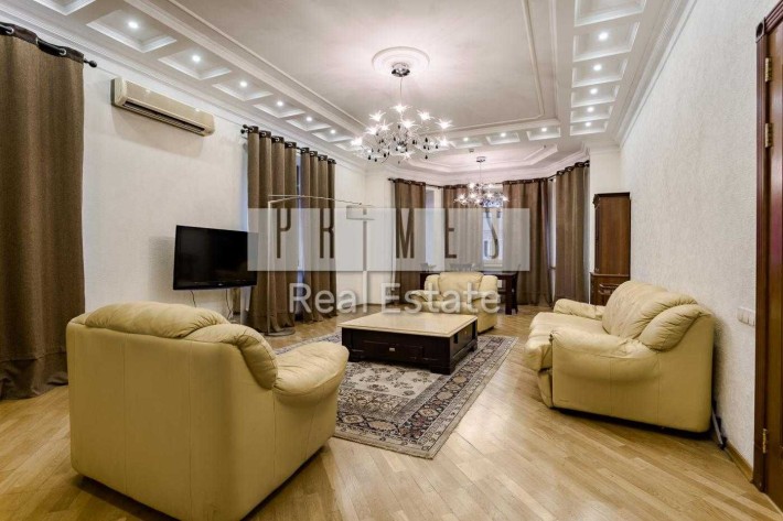 Продаж 6к квартири 240м2, вул. Шовковична, 23, Центр - фото 1