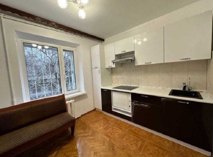 Продаж 3-кімнатної квартири з ремонтом в Шевченківський правий берег - фото 1