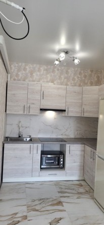 Продаётся 2 ком. квартира с евроремонтом в новом доме - фото 1