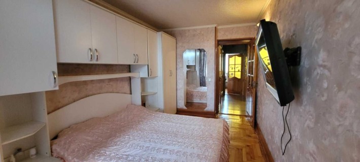 Видова 3х квартира, р-н Славутич Арени. - фото 1