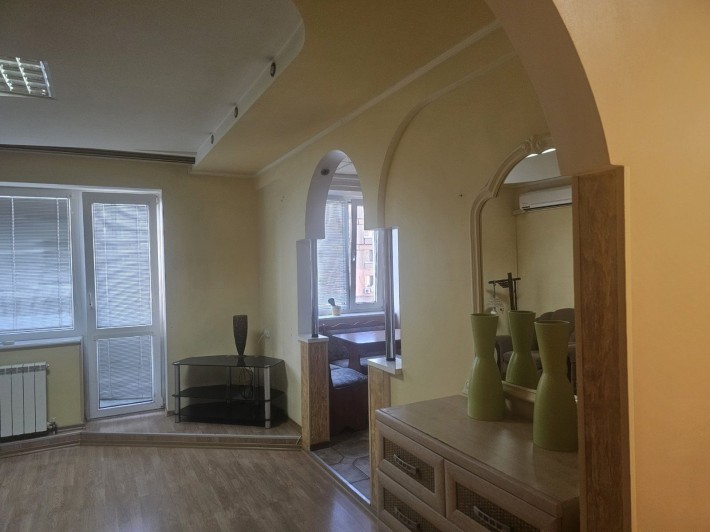 Продаж 3-кімнатної квартири з меблями - фото 1