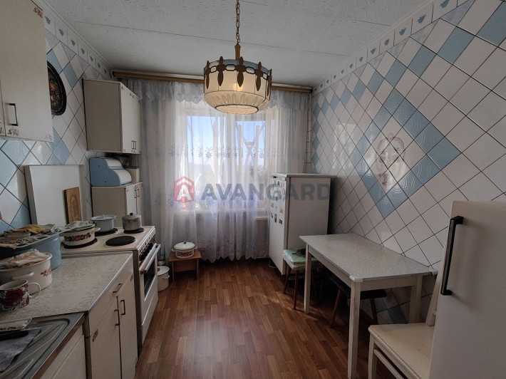 Продам большую 2к кв ж/м Тополь 3 - фото 1