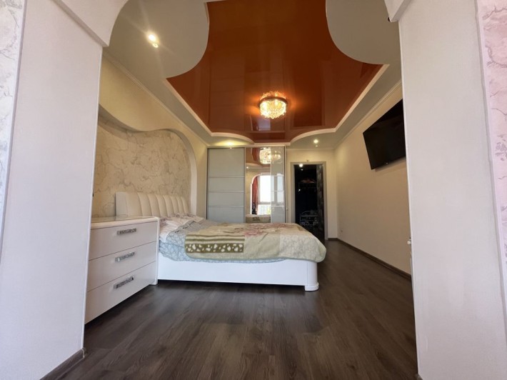 Квартира 1 кімнатна 60 м2 ЖК Набережний Квартал - фото 1