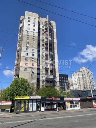Продаж 4 кімнатноі квартири ,вул.Святошинська 4 - фото 1