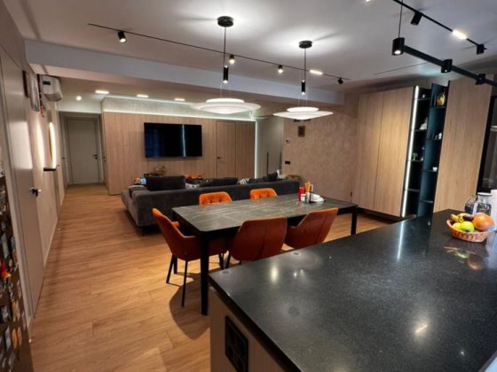 Шикарная 5 ком. квартира 190,4 м2 со своим двором паркингом ремонт24г Днепр