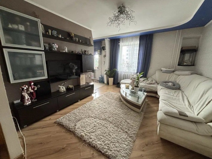 Продаж ексклюзивної 3х кімнатної квартири в центрі міста. - фото 1