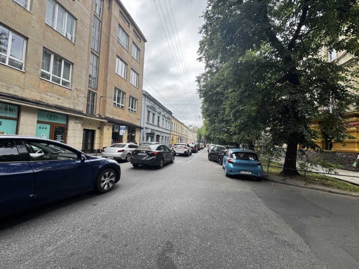 2-кімнатна, центр, під ремонт 40.6 м.кв. - 53 000$ - фото 1