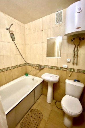 Продаю 1 Комнатную Чешку в Кирпиче на Космонвтов / Николаевская 39 кв2 - фото 1