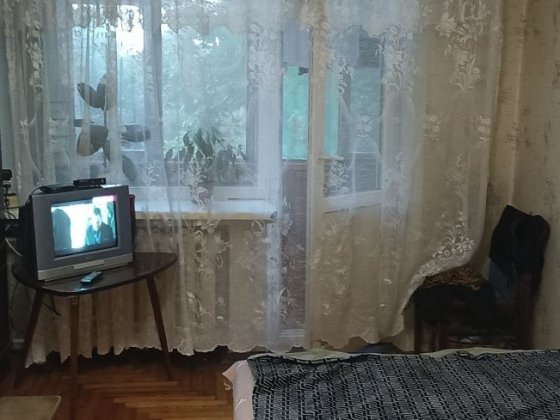 Продаётся 1 комнатная квартира .Космос Запорожье