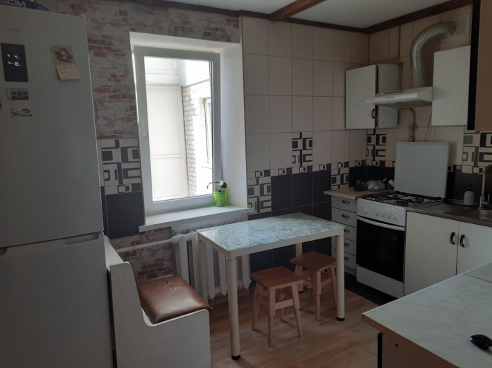Продам 4кімнатну  квартиру загальна площа 75кв.м СІННИЙ ринок Житомир - фото 1