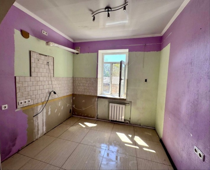 Продаю 2 х комнатную квартиру в ЦЕНТРЕ/ на М , Морской - фото 1