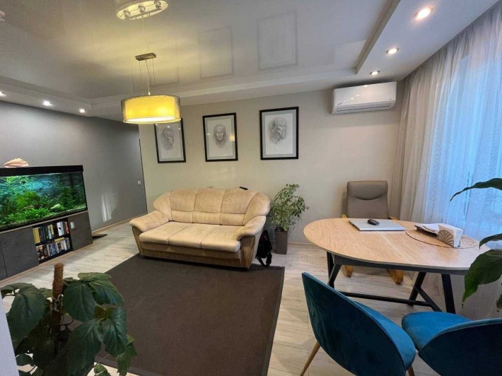 Продам 3 кімнатну  квартиру з якісним  ремонтом Тополя-2 (Сільпо) 71 м - фото 1