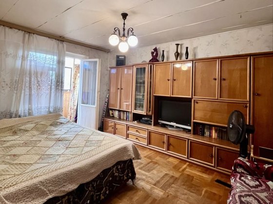 Продається 2к квартрита . Район Металургів . Запорожье