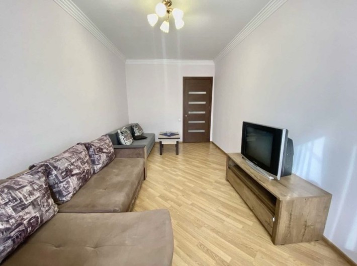 Продаж 2-кімнатної сталінки в центрі Житомира - фото 1