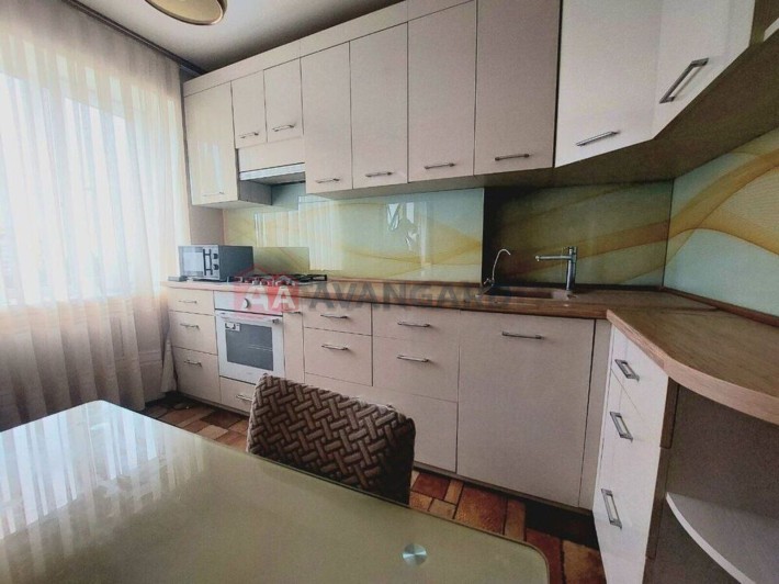 Продаж 70 кв 3х кімн квартира з ремонтом, Березинська - фото 1