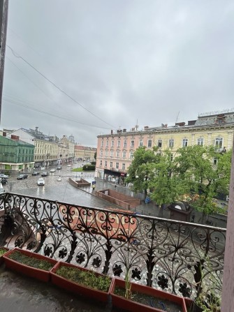 Продаж 2 кімнатної 50 м2, пл. Галицька 14 Центр - фото 1