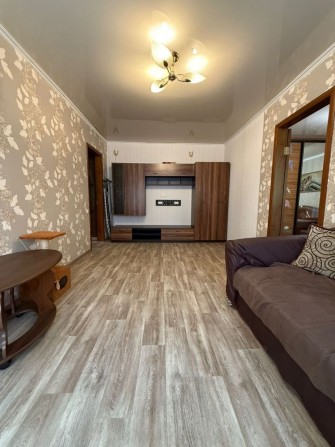 Срочно!! Продам 3к.квартиру пл.Победы 2й этаж ремонт - фото 1