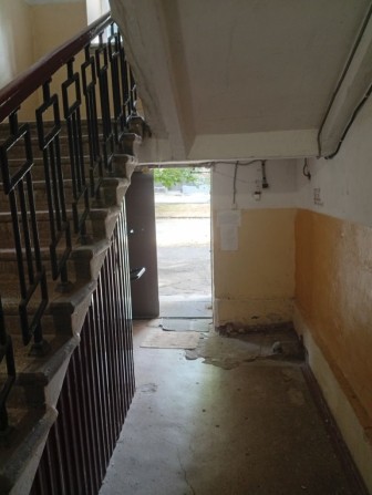 Продам 3-х комнатную квартиру в центре - фото 1